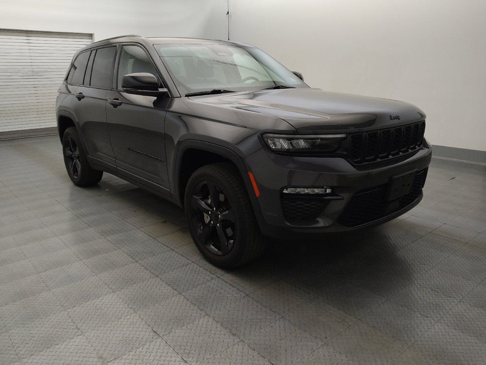 Used 2023 Jeep Grand Cherokee Limited w/ Black Appearance Package RWD image 13