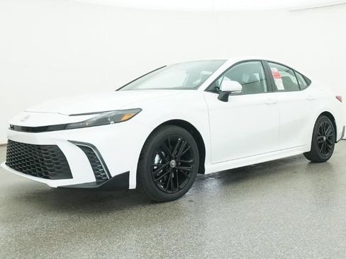 New 2026 Toyota Camry SE image 29