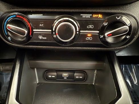 Used 2023 Kia Soul LX w/ LX Technology Package image 32