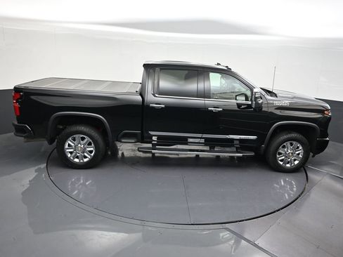 Used 2024 Chevrolet Silverado 2500 High Country w/ High Country Premium Package AWD/4WD image 24