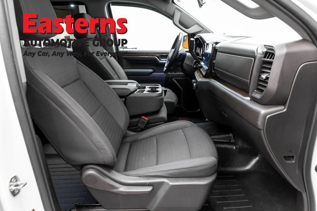Used 2023 Chevrolet Silverado 1500 LT AWD/4WD image 27