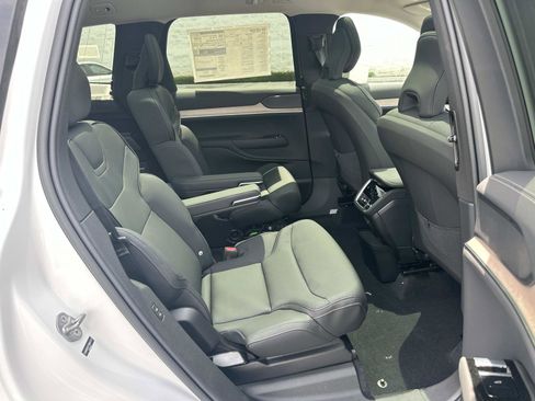 New 2026 Volvo EX90 Plus AWD/4WD image 20