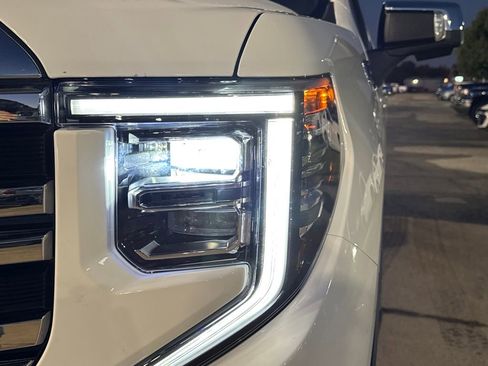 Used 2023 GMC Sierra 1500 SLT w/ SLT Premium Package image 10