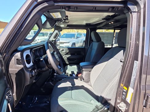 New 2026 Jeep Gladiator Sport AWD/4WD image 12