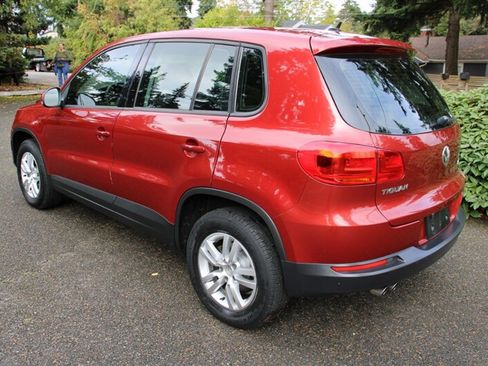 Used 2012 Volkswagen Tiguan S image 4