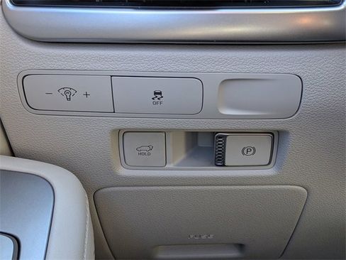 Used 2023 Hyundai Palisade Limited w/ Cargo Package image 19