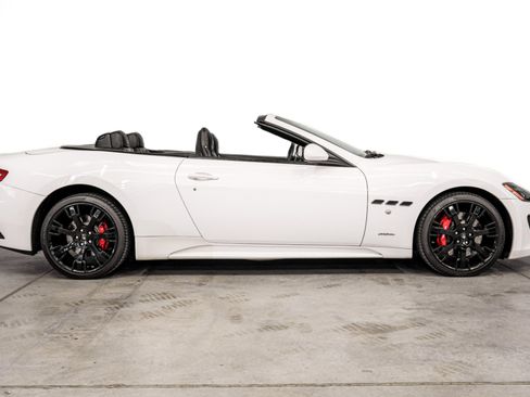 Used 2016 Maserati GranTurismo Sport RWD image 41