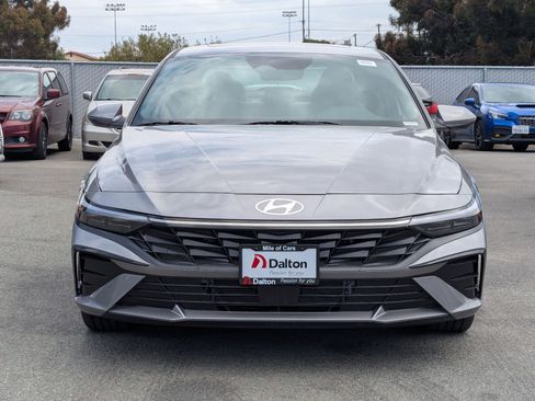 New 2025 Hyundai Elantra Limited image 2