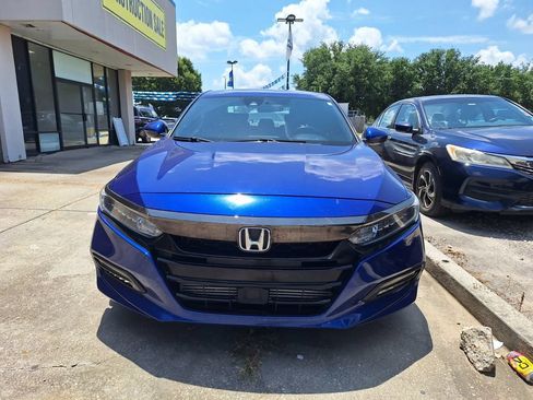 Used 2018 Honda Accord Sport image 2