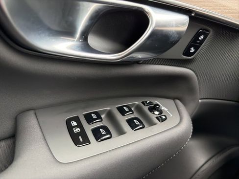 New 2026 Volvo XC90 B6 Plus w/ Protection Package Premier image 21