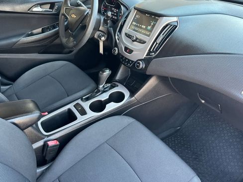 Used 2017 Chevrolet Cruze LS image 17