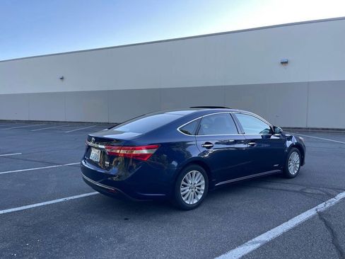Used 2013 Toyota Avalon XLE Premium image 5