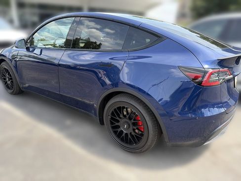 Used 2022 Tesla Model Y Performance AWD/4WD image 3