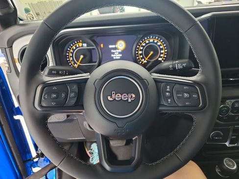 New 2026 Jeep Gladiator Sport AWD/4WD image 13