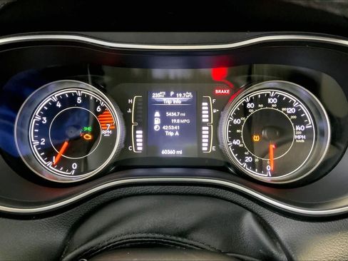 Used 2020 Jeep Cherokee Latitude w/ Cold Weather Group AWD/4WD image 25