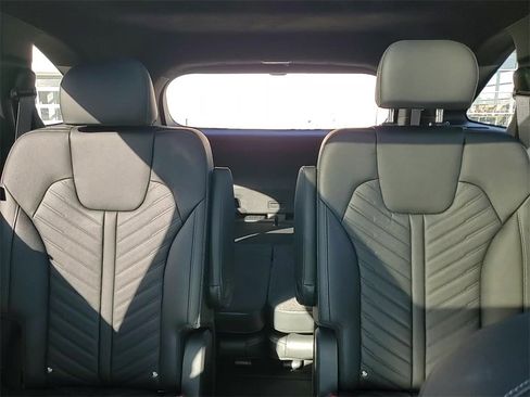 Used 2024 Kia Sorento SX Prestige image 21