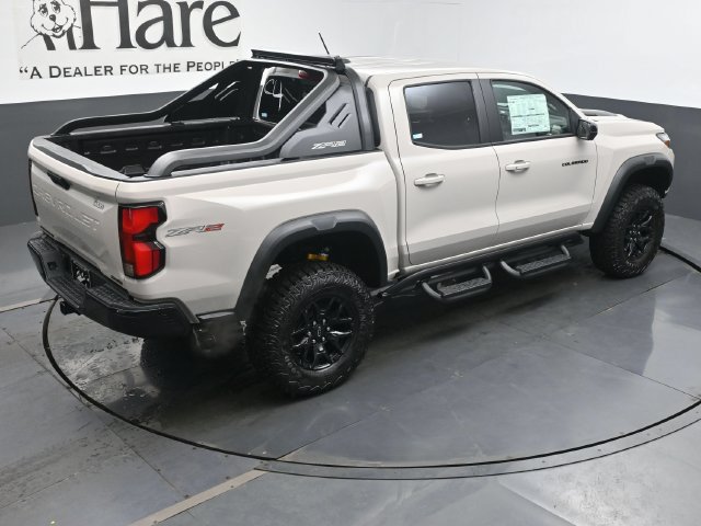 New 2026 Chevrolet Colorado ZR2 w/ Midnight Edition AWD/4WD image 18