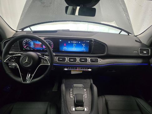 New 2026 Mercedes-Benz GLS 450 4MATIC image 17