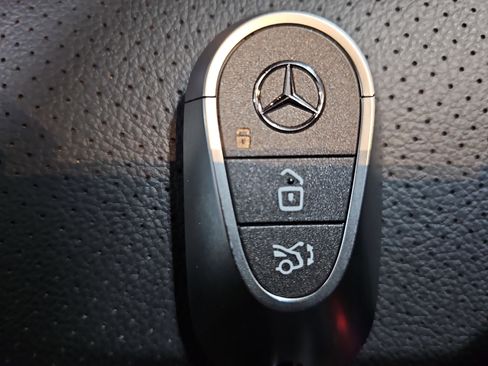 Certified 2025 Mercedes-Benz GLC 300 image 39