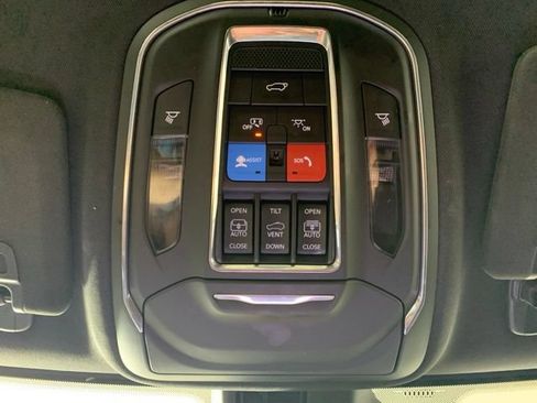 Used 2024 Jeep Grand Cherokee Limited 4xe AWD/4WD image 31