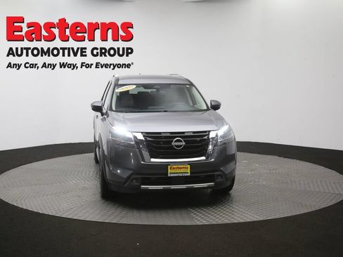 Used 2022 Nissan Pathfinder SL AWD/4WD image 52