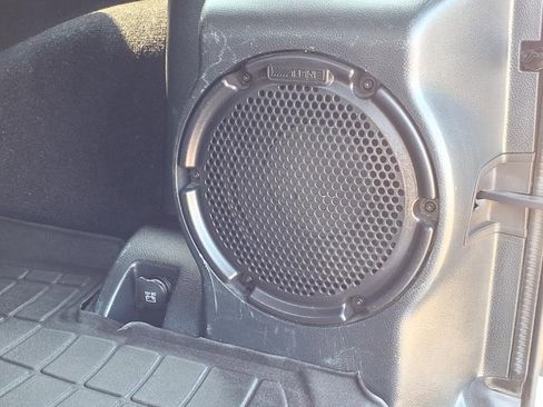 Used 2014 Jeep Wrangler Unlimited Sahara w/ Dual Top Group image 18