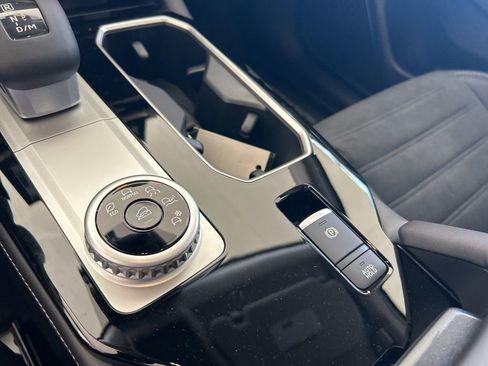 New 2026 Mitsubishi Outlander SE image 12