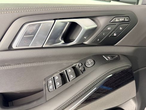 New 2026 BMW X7 M60i image 23