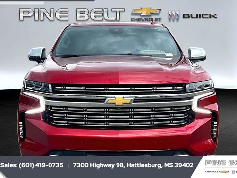 Used 2024 Chevrolet Suburban Premier w/ Premium Package image 3