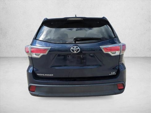 Used 2014 Toyota Highlander Plus FWD image 6
