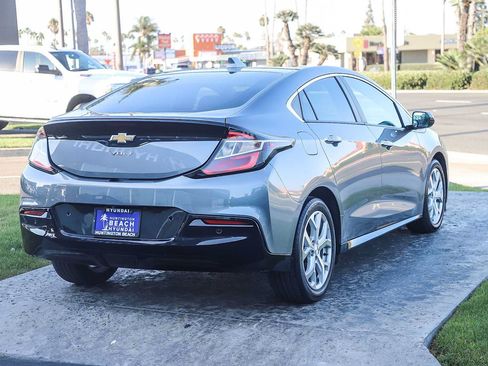 Used 2018 Chevrolet Volt Premier w/ Driver Confidence Package FWD image 6