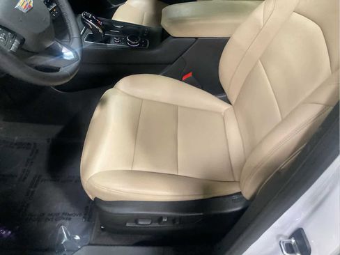 Used 2024 Cadillac XT4 Luxury w/ Cold Weather Package image 13