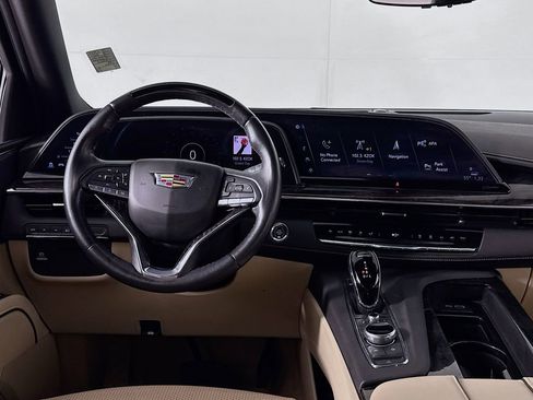Used 2023 Cadillac Escalade ESV Premium Luxury image 15
