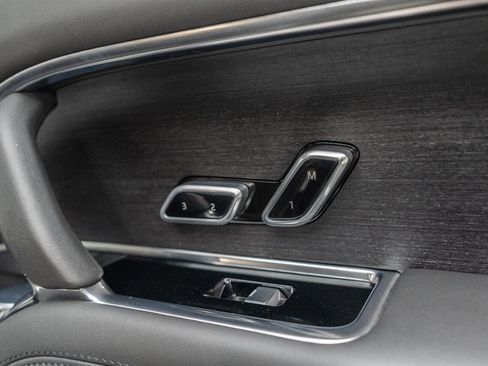 Used 2022 Land Rover Range Rover Long Wheelbase First Edition image 38