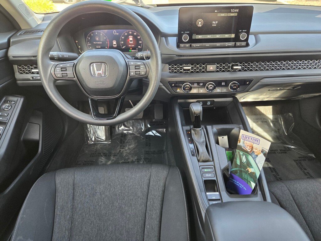 Certified 2025 Honda Accord SE image 12