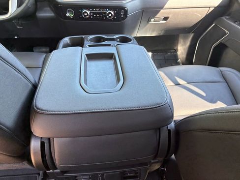 Used 2024 GMC Sierra 1500 SLT image 21