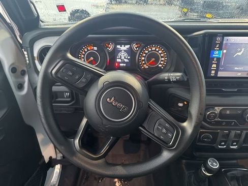 Used 2025 Jeep Wrangler Sport image 20
