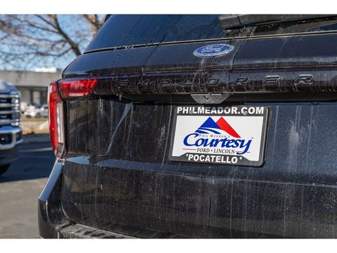 Used 2025 Ford Explorer ST-Line w/ ST-Line Street Pack image 31