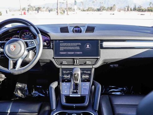 Used 2023 Porsche Cayenne Platinum Edition image 15