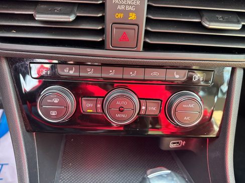 Used 2019 Volkswagen Jetta SEL image 23