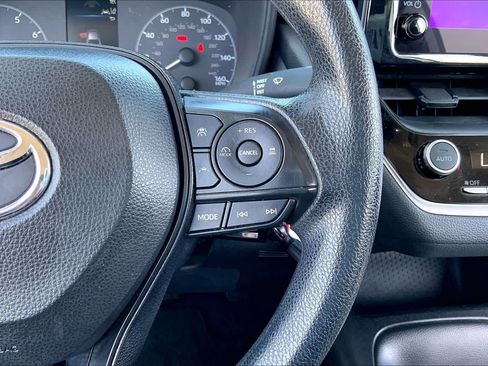 Used 2024 Toyota Corolla LE FWD image 24