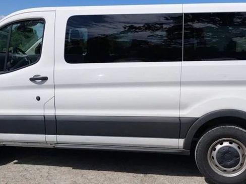Used 2018 Ford Transit 150 XL RWD image 7