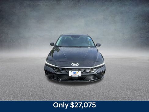 New 2025 Hyundai Elantra Limited image 5