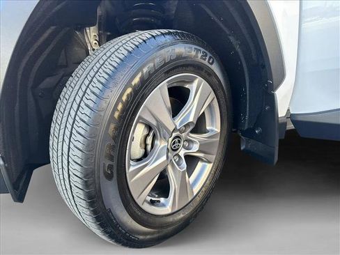 Used 2025 Toyota RAV4 XLE image 25