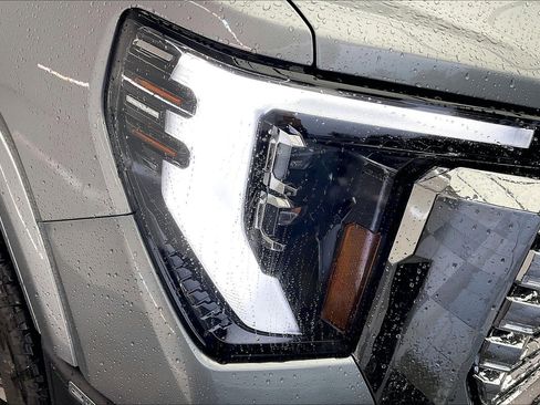 New 2026 GMC Sierra 2500 Denali w/ Denali Reserve Package image 15