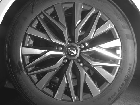 Used 2025 Nissan Altima 2.5 SV FWD image 14
