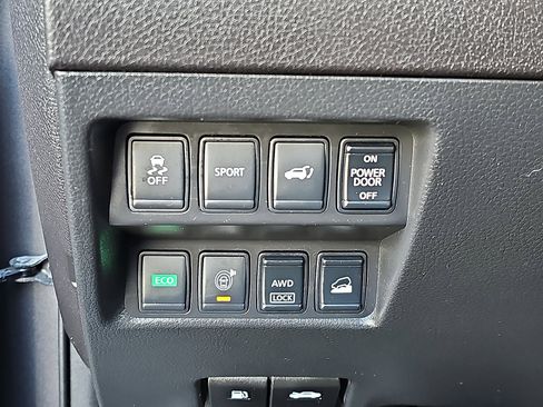 Used 2016 Nissan Rogue SL w/ SL Premium Package image 26