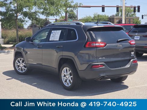 Used 2016 Jeep Cherokee Latitude AWD/4WD image 12