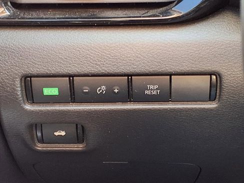 Certified 2024 Nissan Sentra SR w/ SR Premium Package image 11