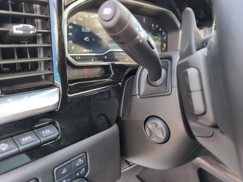 Used 2022 Chevrolet Silverado 1500 LTZ w/ LTZ Premium Package image 22